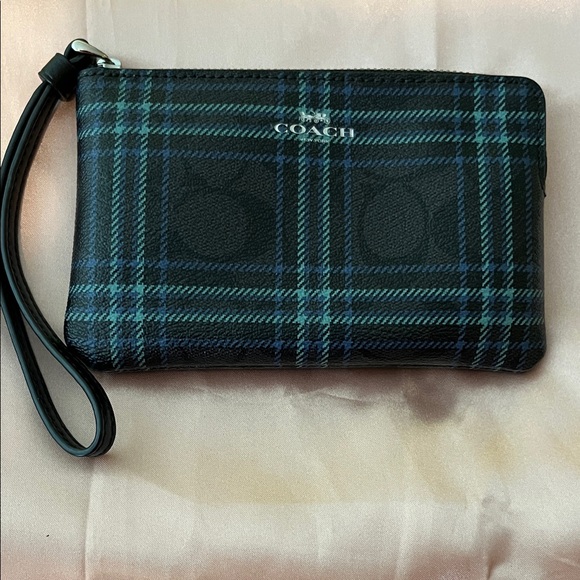 EUC Coach Black and Blue with Green Plaid Tartan Wristlet might be NWOT perfect💚 - Picture 1 of 7